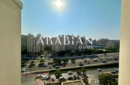 Apartment - 2 Bedrooms - 2 Bathrooms for sale in Al Khudrawi - Shoreline Apartments - Palm Jumeirah - Dubai