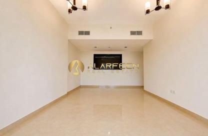 Apartment - 1 - 2 for rent in Royal JVC Building - District 10 - Jumeirah Village Circle - Dubai