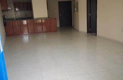 Apartment - 1 - 2 for rent in Zarooni Building - Dubai Silicon Oasis - Dubai