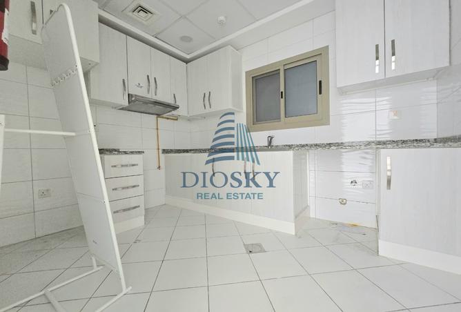 100830404 - Property Image 3