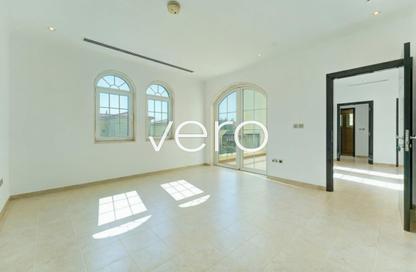 Villa - 3 - 4 for rent in District 5 - Jumeirah Park - Dubai