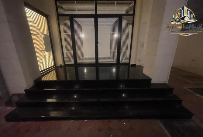 114600256 - Property Image 3