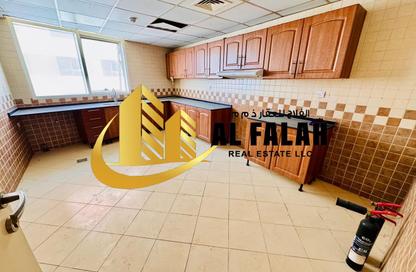 Duplex - 4 Bedrooms - 6 Bathrooms for rent in Beach Tower 1 - Al Khan Lagoon - Al Khan - Sharjah