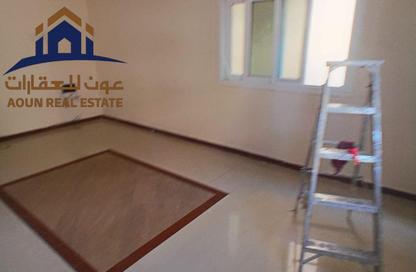شقة - غرفة نوم - 1 حمام للايجار في بناية البطينة 9 - البطينة - الشارقة