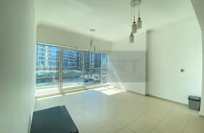 شقة - غرفة نوم - 1 حمام للايجار في برج ماي فير - الخليج التجاري - دبي