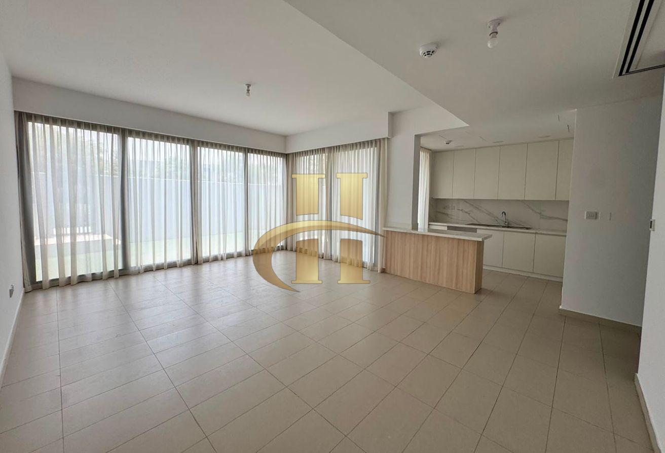 Semi Detached True Corner Opposite To Park photo 4