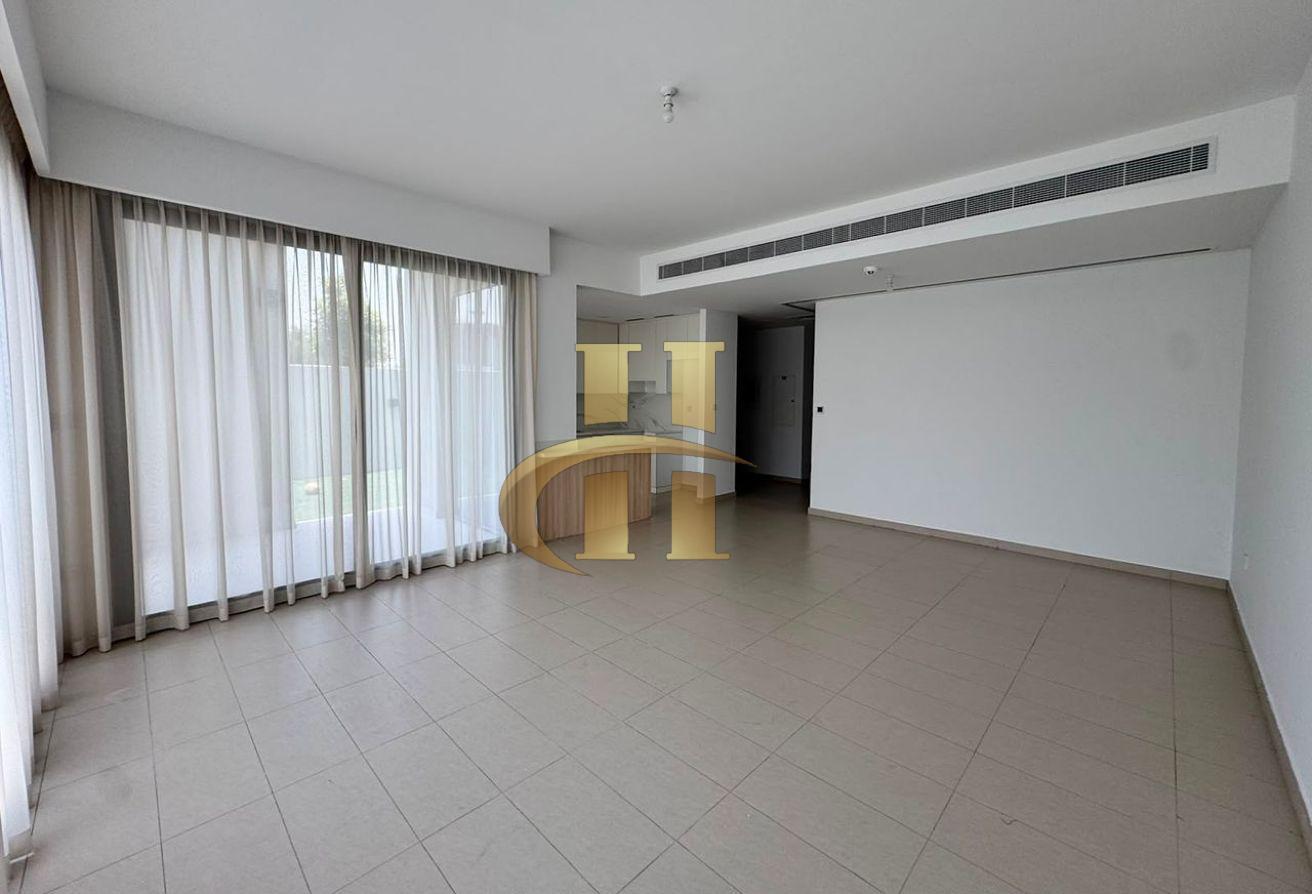 Semi Detached True Corner Opposite To Park photo 3
