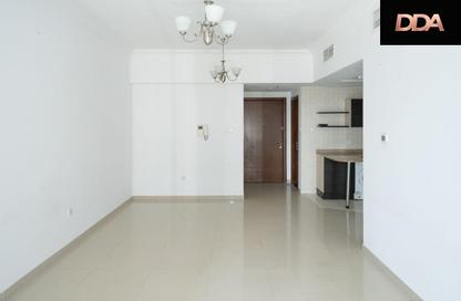 Apartment - 1 Bedroom - 2 Bathrooms for sale in Ontario Tower - Business Bay - Dubai