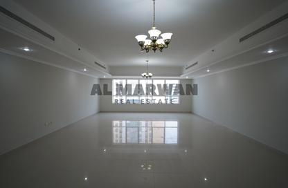 Apartment - 4 - 5 for rent in Robot Park Tower - Al Khan - Sharjah
