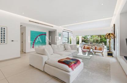 Villa - 4 - 5 for sale in Meadows 1 - Meadows - Dubai