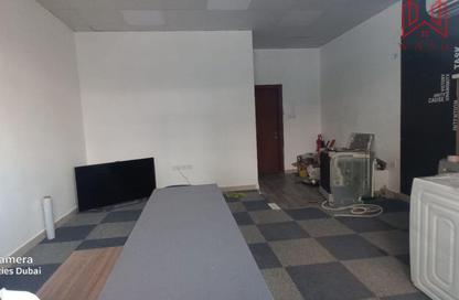 Shop - Studio - 1 Bathroom for rent in Al Karama Sqaure - Al Karama - Dubai