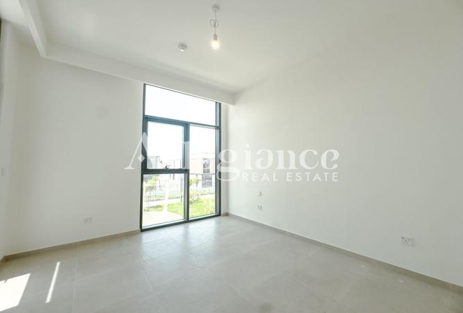 Park Facing | 4BR + Maid | Spacious Layout photo 3