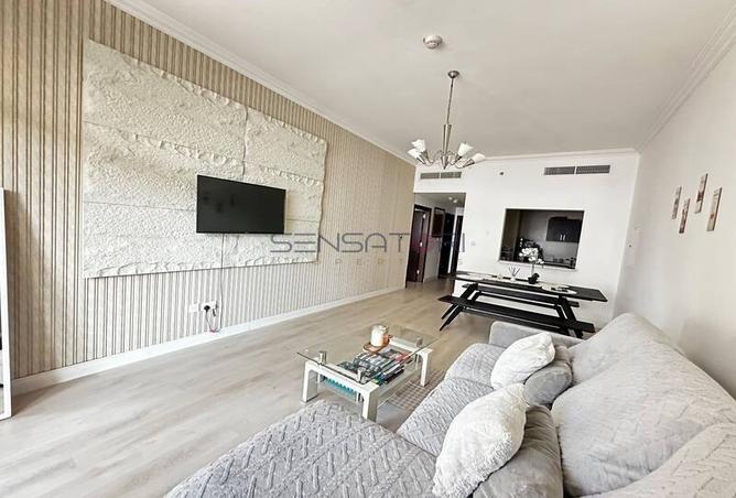 MODERN STYLISH LIVING | HUGE GYM | PRIME LOCATION