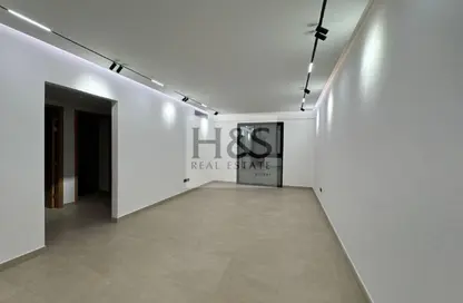 شقة - 2 غرف نوم - 3 حمامات للايجار في مجمع الجولف - الزورا - عجمان