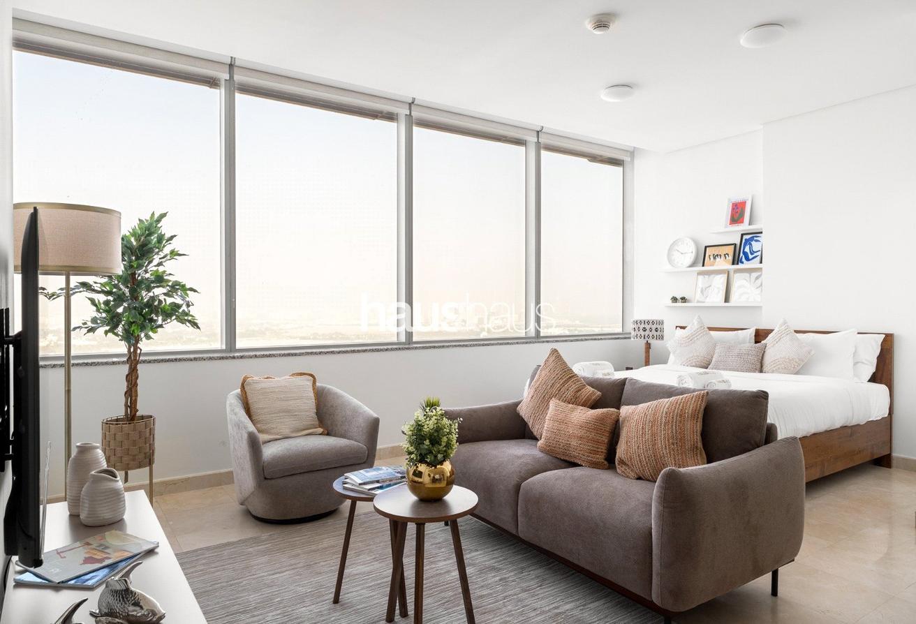 Available Sept | Upgraded | City View photo 4