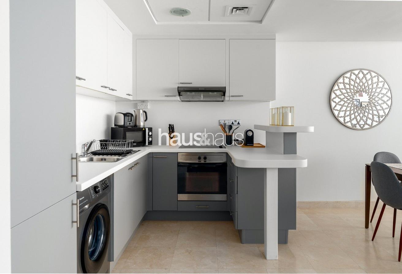 Available Sept | Upgraded | City View photo 5