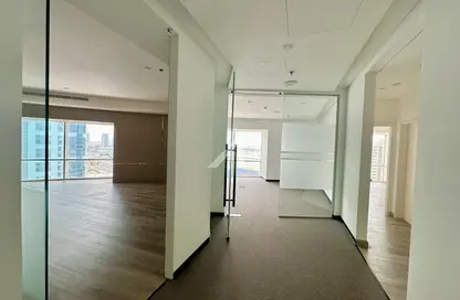 مكتب - استوديو - 2 حمامات للايجار في شارع الشيخ زايد - دبي