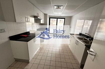 Apartment - 3 Bedrooms - 3 Bathrooms for rent in Dar Al Buteen 2 - Al Muraqqabat - Deira - Dubai Apartment - 3 Bedrooms - 3 Bathrooms for rent in Dar Al Buteen 2 - Al Muraqqabat - Deira - Dubai
