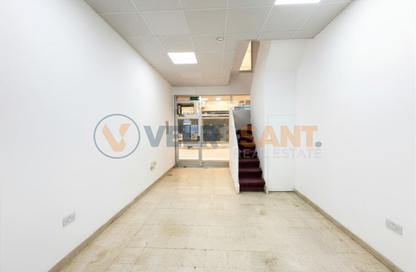 Retail - Studio for rent in Al Qusais Building - Al Qusais Residential Area - Al Qusais - Dubai