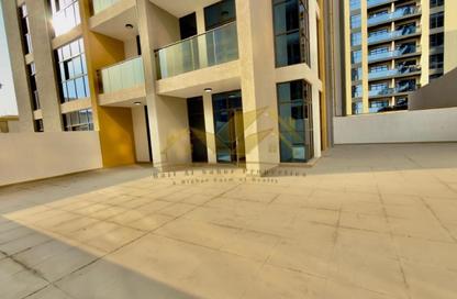 Apartment - 2 Bedrooms - 3 Bathrooms for rent in Jumeirah Garden City - Al Satwa - Dubai