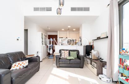 Apartment - 3 Bedrooms - 4 Bathrooms for sale in Zahra Apartments 2B - Zahra Apartments 2 - Zahra Apartments - Town Square - Dubai