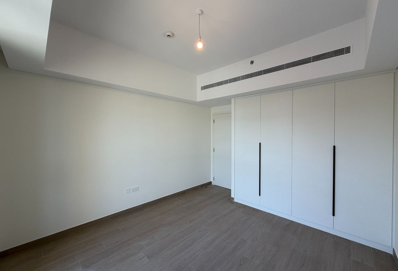 HIGH FLOOR | LARGE WINDOWS | PRESTIGE LOCATION - 3