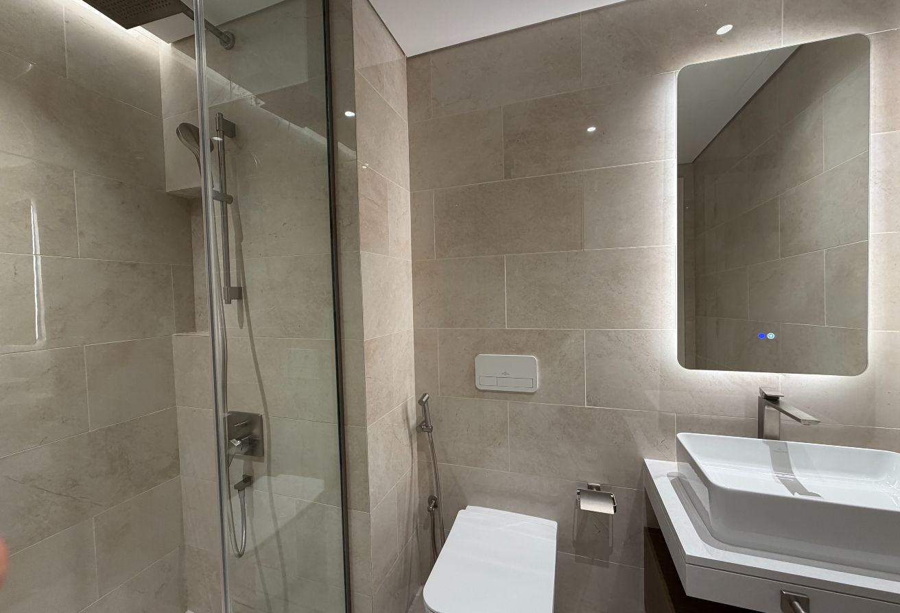 HIGH FLOOR | LARGE WINDOWS | PRESTIGE LOCATION - 14