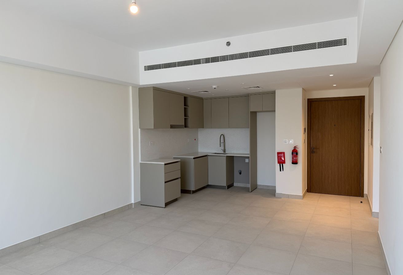 HIGH FLOOR | LARGE WINDOWS | PRESTIGE LOCATION - 10