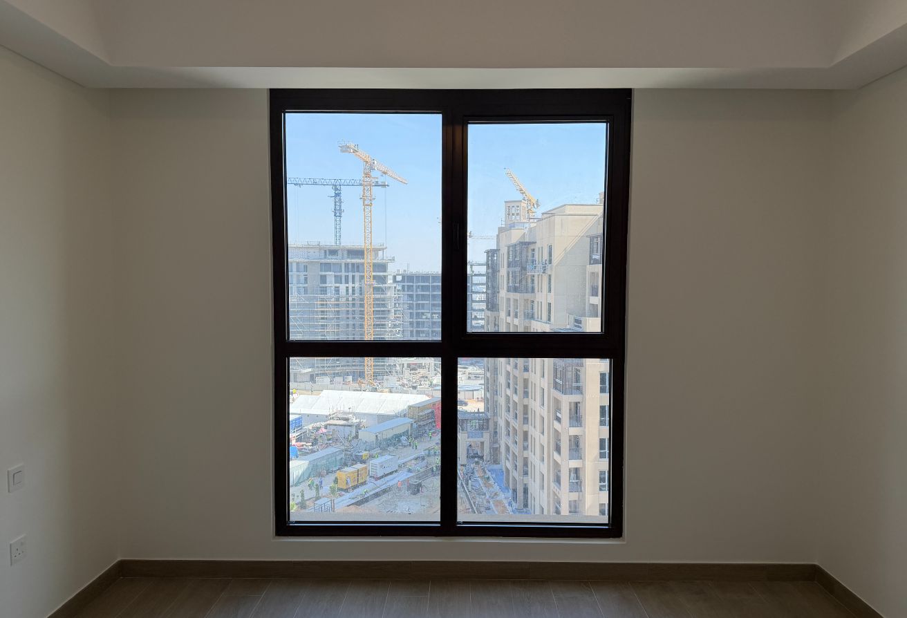 HIGH FLOOR | LARGE WINDOWS | PRESTIGE LOCATION - 5