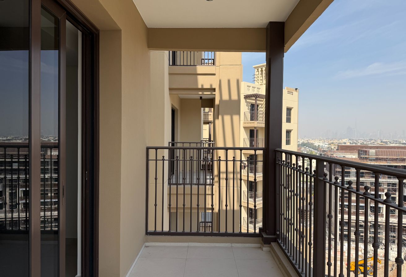 HIGH FLOOR | LARGE WINDOWS | PRESTIGE LOCATION - 16