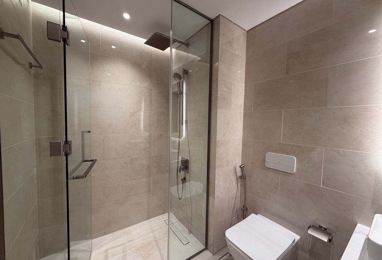 HIGH FLOOR | LARGE WINDOWS | PRESTIGE LOCATION - 12