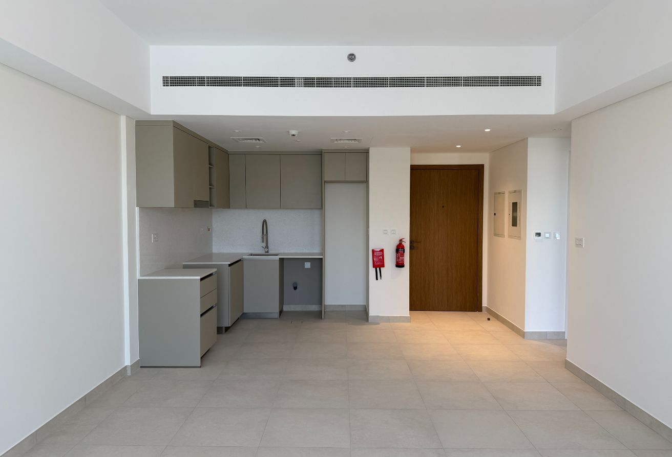 HIGH FLOOR | LARGE WINDOWS | PRESTIGE LOCATION - 7