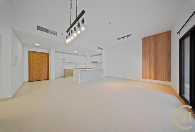 Vacant October | Unfurnished | Vastu photo 3