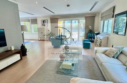 Villa - 4 - 4 for sale in District 6 - Jumeirah Park - Dubai Villa - 4 - 4 for sale in District 6 - Jumeirah Park - Dubai