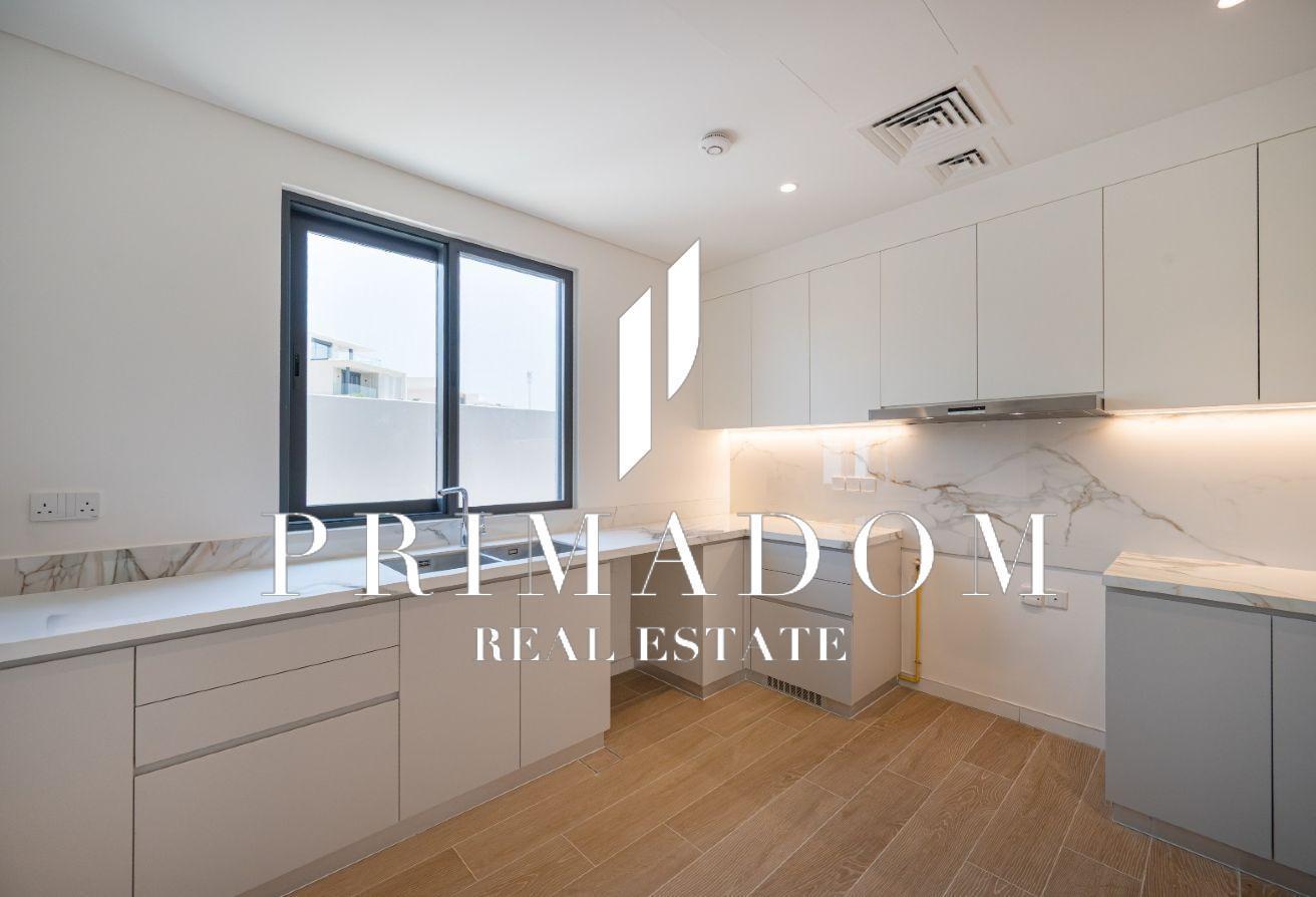 Corner Plot | Full Privacy | 4BR Townhouse | Ready photo 16