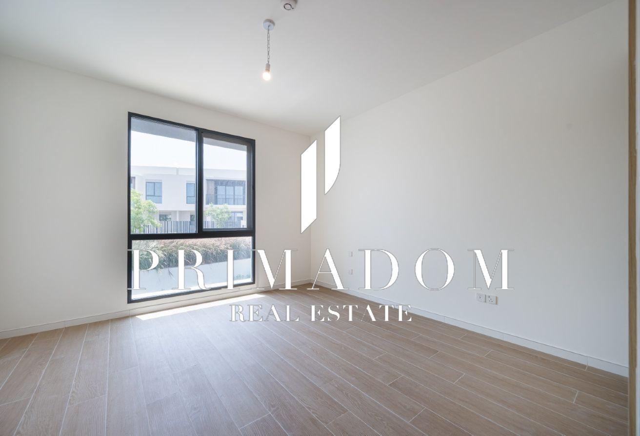Corner Plot | Full Privacy | 4BR Townhouse | Ready photo 14