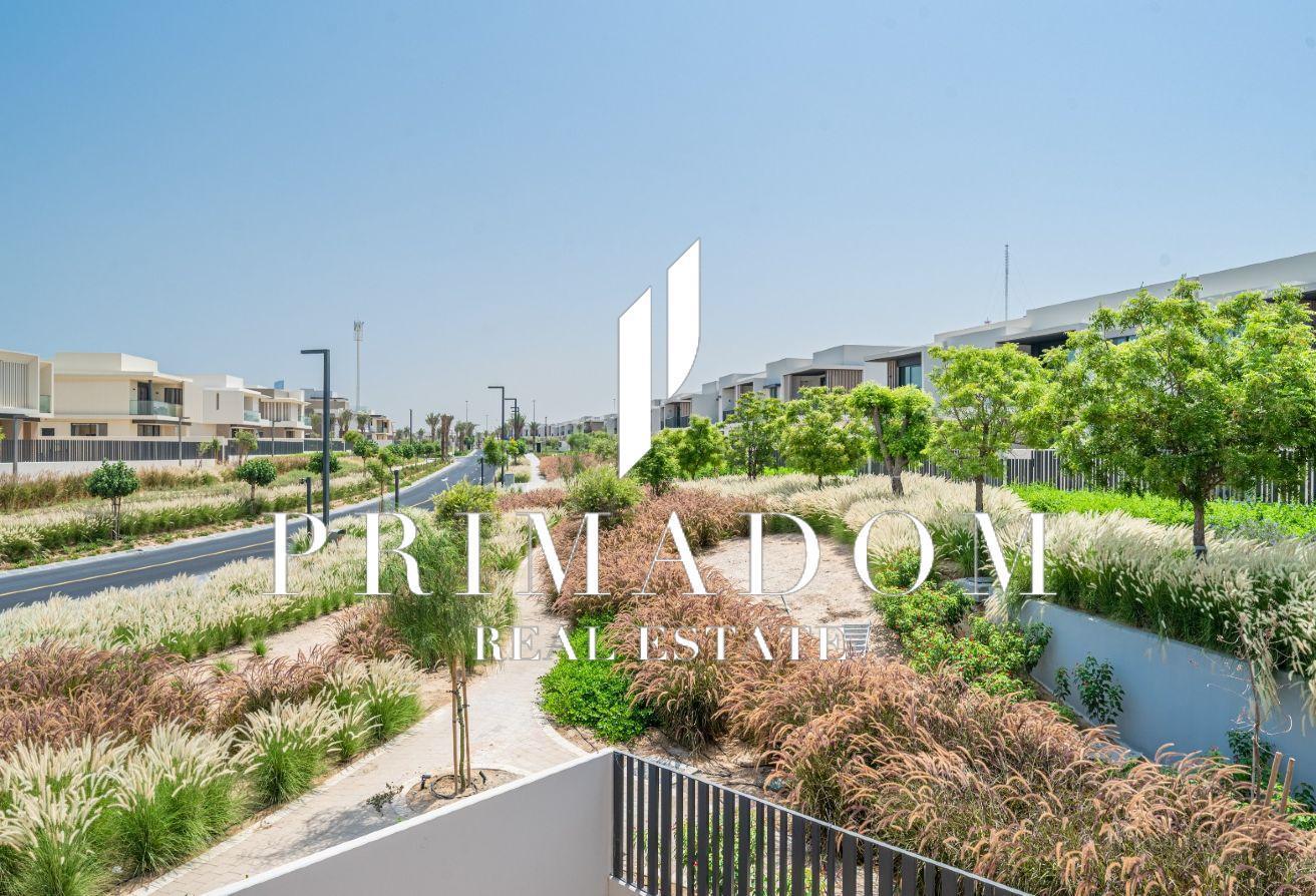 Corner Plot | Full Privacy | 4BR Townhouse | Ready photo 5