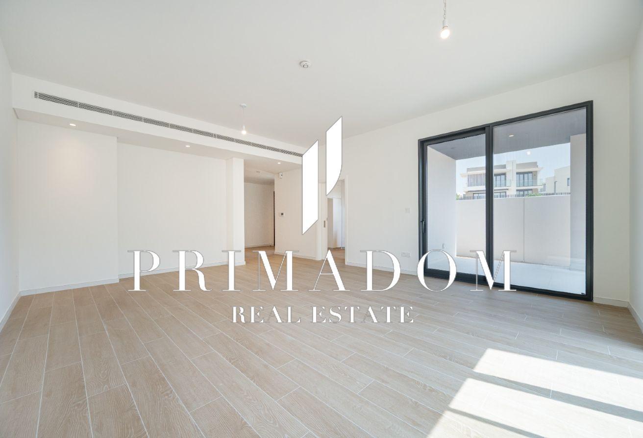 Corner Plot | Full Privacy | 4BR Townhouse | Ready photo 2