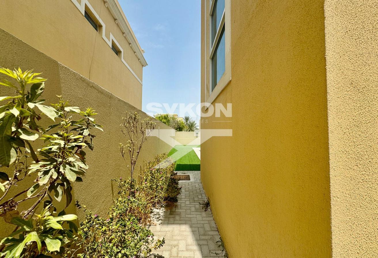 Huge 4 Bedrooms | Single Row | Landscaped Garden photo 4