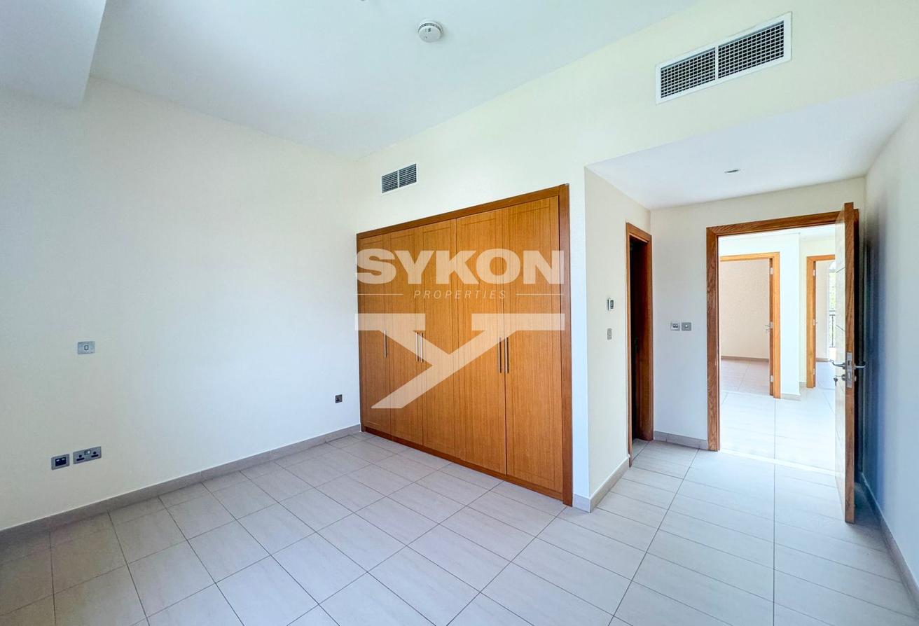 Huge 4 Bedrooms | Single Row | Landscaped Garden photo 11