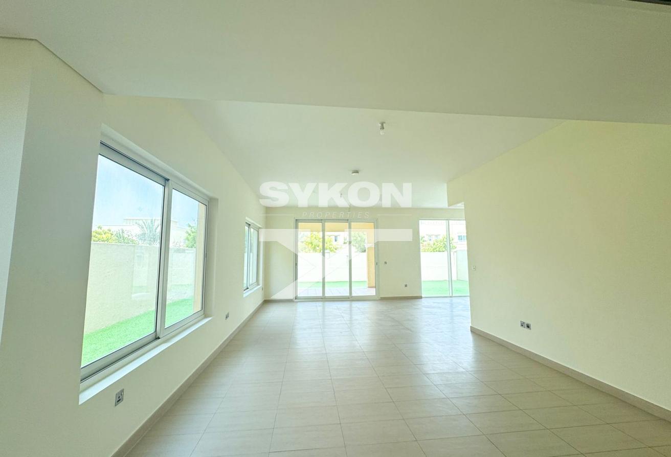 Huge 4 Bedrooms | Single Row | Landscaped Garden photo 7