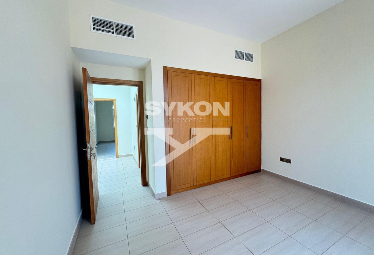 Huge 4 Bedrooms | Single Row | Landscaped Garden photo 13