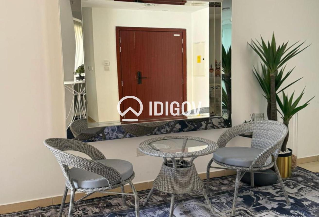 Furnished | Premium Location | Mid Floor photo 3