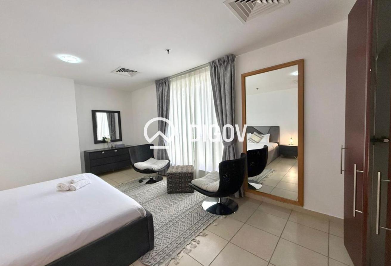 Furnished | Premium Location | Mid Floor photo 4
