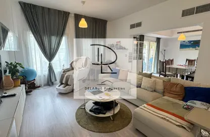 Villa - 3 Bedrooms - 4 Bathrooms for rent in Springs 3 - The Springs - Dubai