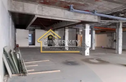 Shop - Studio - 2 Bathrooms for rent in Um Altaraffa - Al Gharb - Sharjah