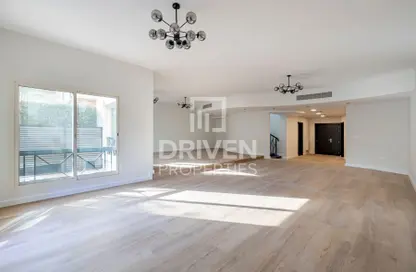 Villa - 4 Bedrooms - 6 Bathrooms for rent in Al Barsha 1 Villas - Al Barsha 1 - Al Barsha - Dubai Villa - 4 Bedrooms - 6 Bathrooms for rent in Al Barsha 1 Villas - Al Barsha 1 - Al Barsha - Dubai