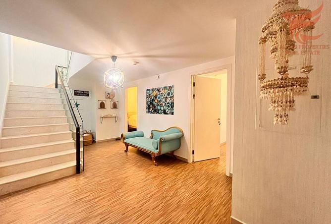 81118189 - Property Image 2