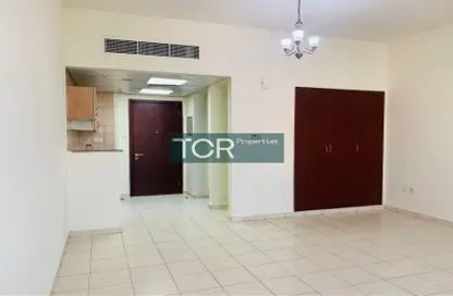 شقة - 1 حمام للبيع في X20 - طراز إنجليزي - المدينة العالمية - دبي شقة - 1 حمام للبيع في X20 - طراز إنجليزي - المدينة العالمية - دبي