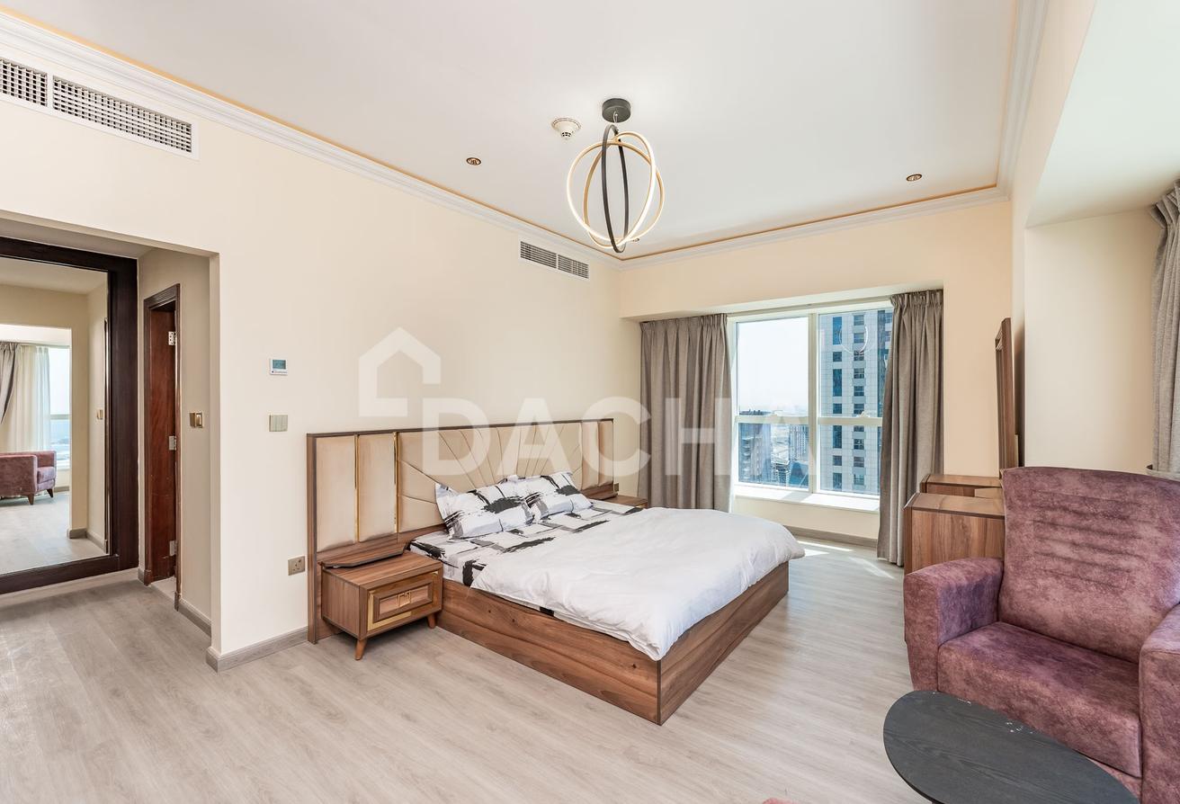 PENTHOUSE | Fully Upgraded | Full Sea View photo 14